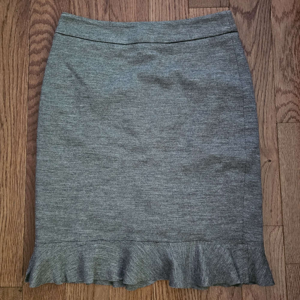 Ann Taylor Light Brown Ruffled Pencil Skirt Size 2P